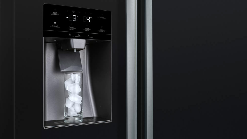 Tủ lạnh Bosch Ice Dispenser